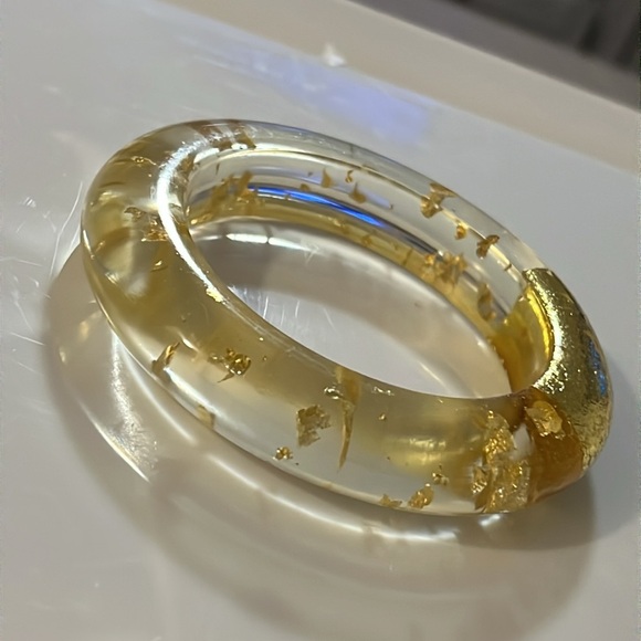 Vintage Art Deco 12KT Gold Dust Flake Infused Clear Lucite Chunky Bangle - Picture 6 of 12